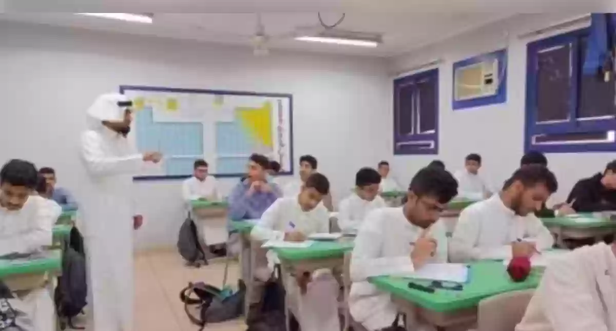 طلاب أثناء الاختبارات 